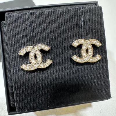 Chanel CC Pearl Crystal Light Gold Earring M