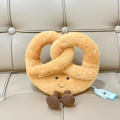 Jellycat Amuseable Pretzel 蝴蝶脆餅