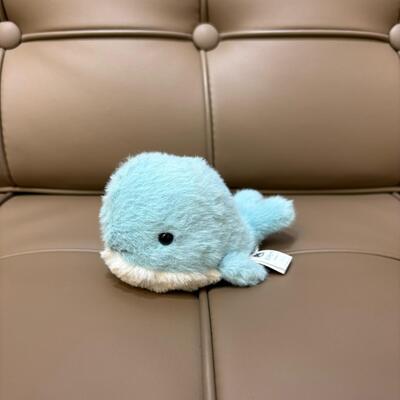 Jellycat Fluffy Whale 鯨魚