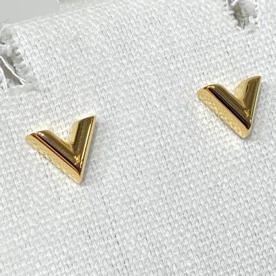 LV Essential V Stud Earrings Gold